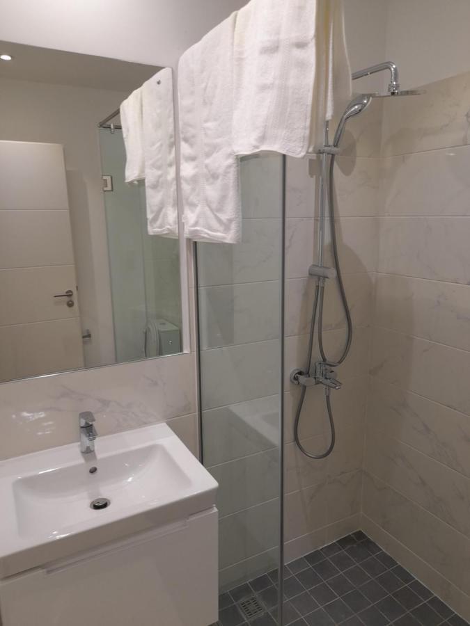 The Lennox D-Plus Apartments Accra Exteriör bild